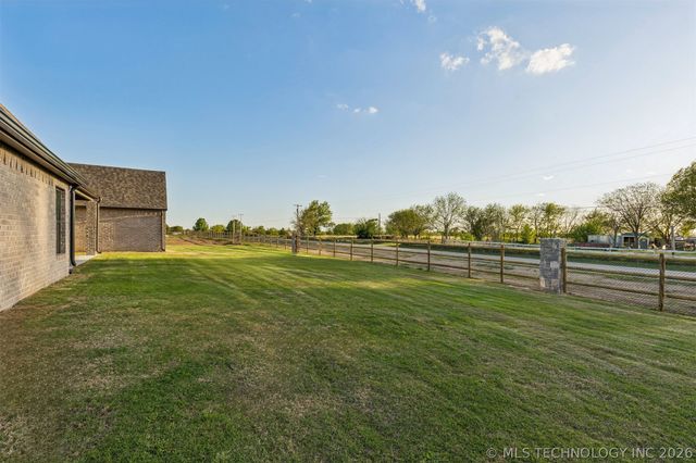10912 N 81st East Place, Owasso, OK 74055