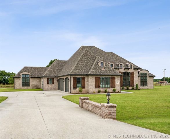 10912 N 81st East Place, Owasso, OK 74055