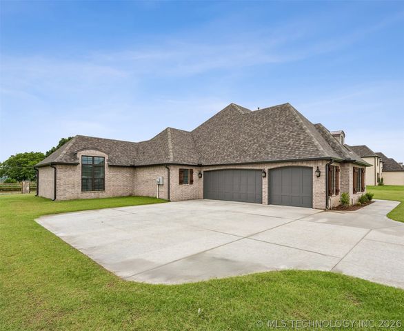 10912 N 81st East Place, Owasso, OK 74055