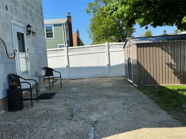 4 Lafayette, Copiague, NY 11726