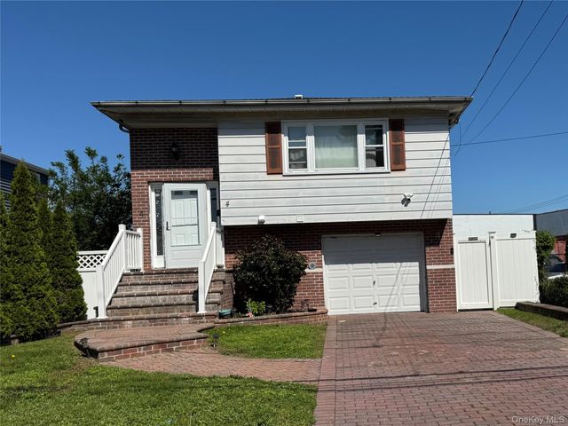 4 Lafayette, Copiague, NY 11726