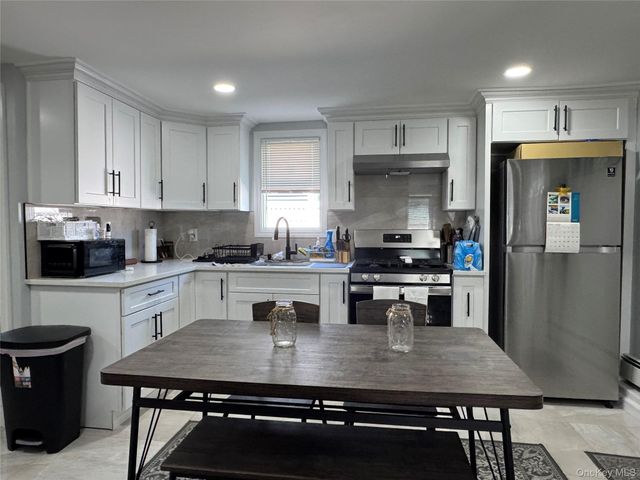 4 Lafayette, Copiague, NY 11726