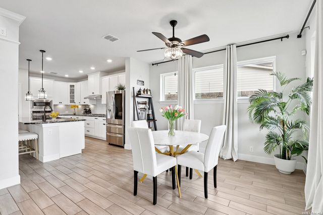 25330 Donahue, San Antonio, TX 78255