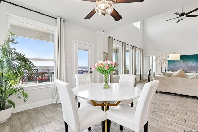 25330 Donahue, San Antonio, TX 78255