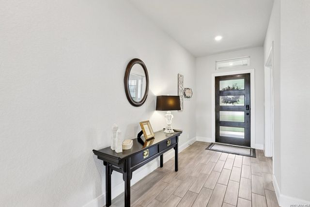 25330 Donahue, San Antonio, TX 78255