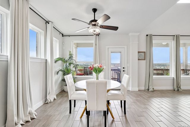 25330 Donahue, San Antonio, TX 78255