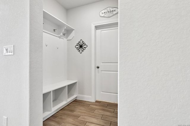 25330 Donahue, San Antonio, TX 78255