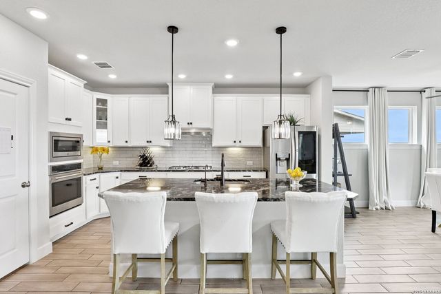 25330 Donahue, San Antonio, TX 78255