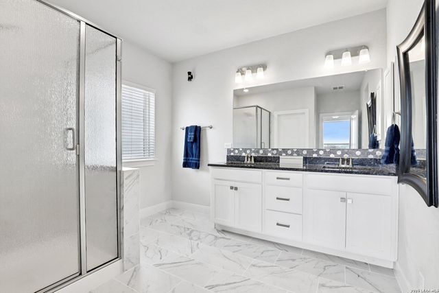 25330 Donahue, San Antonio, TX 78255