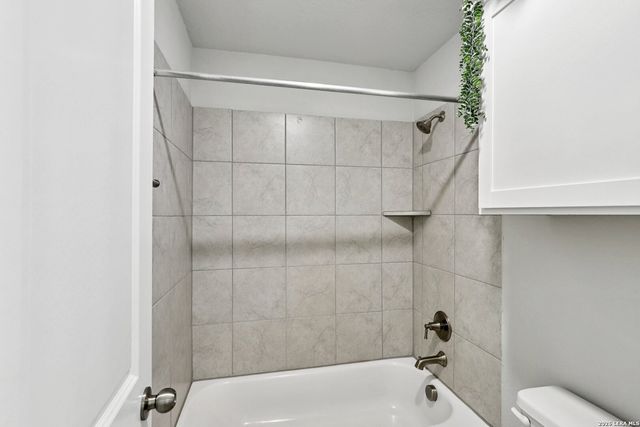 25330 Donahue, San Antonio, TX 78255