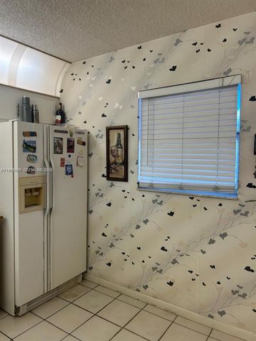 2840 Somerset Dr 400M, Lauderdale Lakes, FL 33311