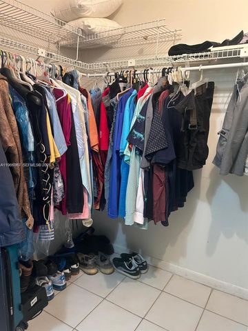 2840 Somerset Dr 400M, Lauderdale Lakes, FL 33311