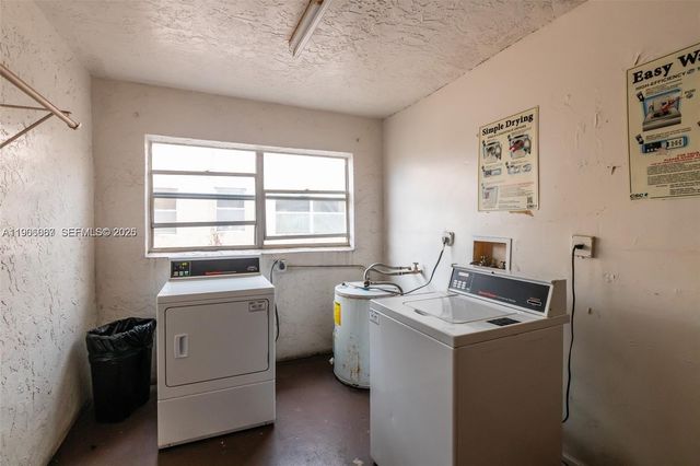 2840 Somerset Dr 400M, Lauderdale Lakes, FL 33311