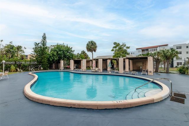 2840 Somerset Dr 400M, Lauderdale Lakes, FL 33311