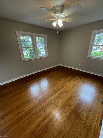 145 Hurdle Dr DR, Chesapeake, VA 23322