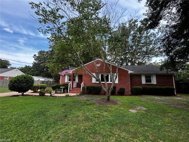 145 Hurdle Dr DR, Chesapeake, VA 23322