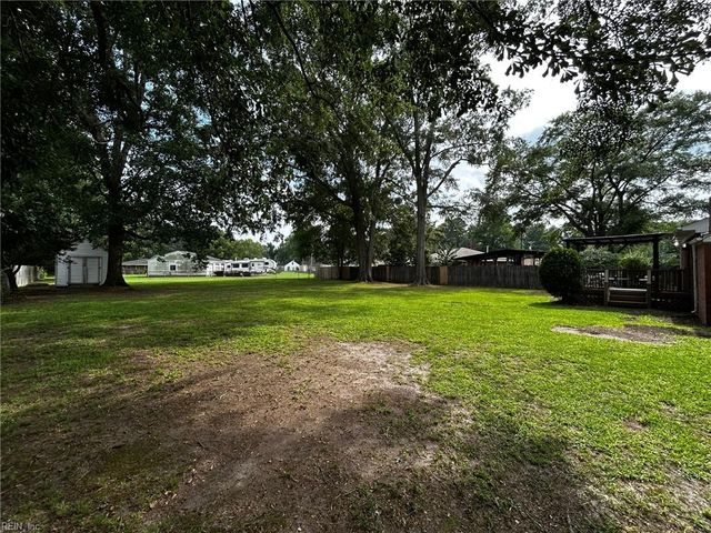 145 Hurdle Dr DR, Chesapeake, VA 23322