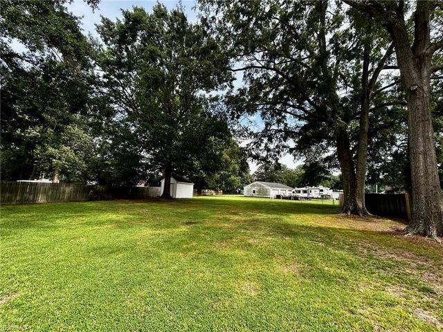 145 Hurdle Dr DR, Chesapeake, VA 23322