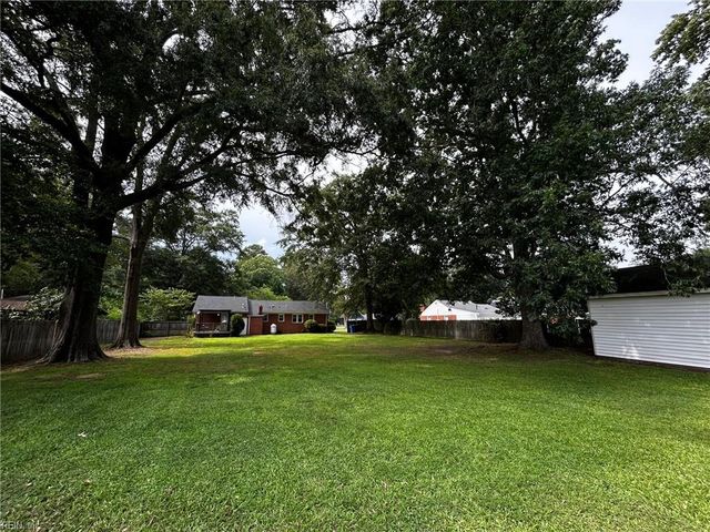 145 Hurdle Dr DR, Chesapeake, VA 23322