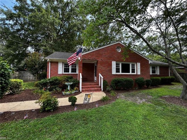145 Hurdle Dr DR, Chesapeake, VA 23322