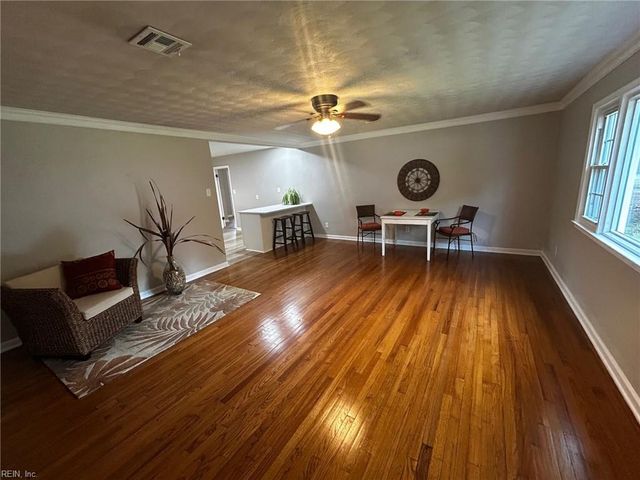 145 Hurdle Dr DR, Chesapeake, VA 23322