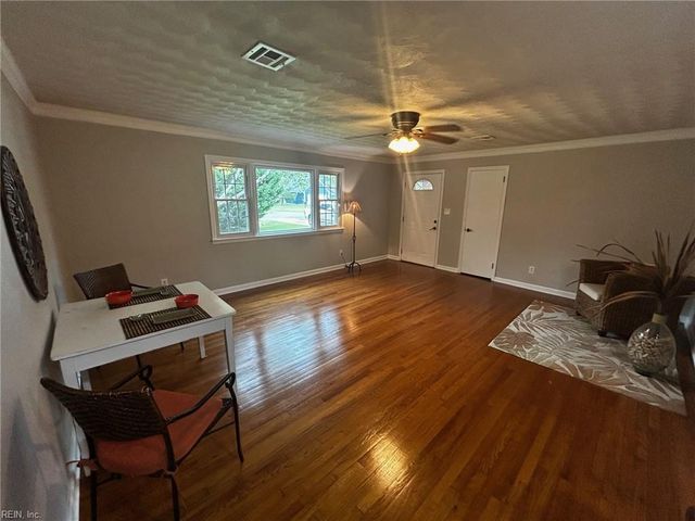 145 Hurdle Dr DR, Chesapeake, VA 23322