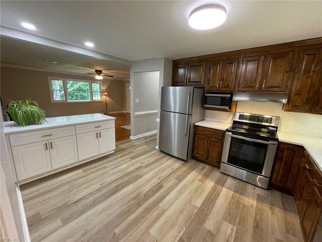145 Hurdle Dr DR, Chesapeake, VA 23322