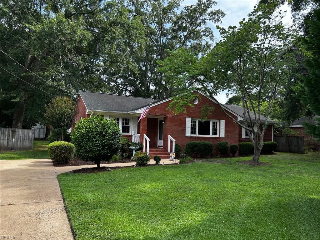 145 Hurdle Dr DR, Chesapeake, VA 23322