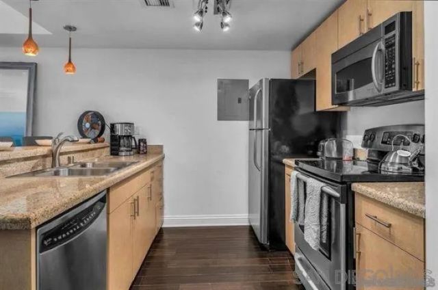 425 W Beech 1354, San Diego, CA 92101