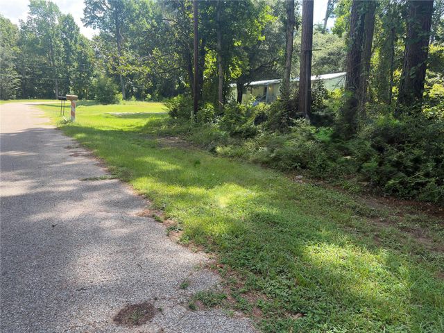 278 Holly Drive, Onalaska, TX 77360