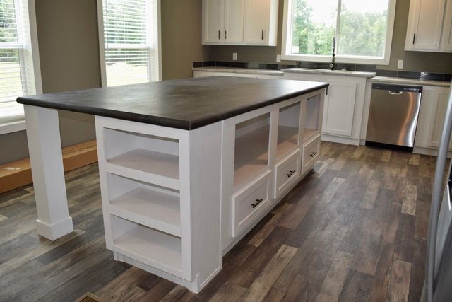 2166 Shrum Cemetery Rd, Westmoreland, TN 37186