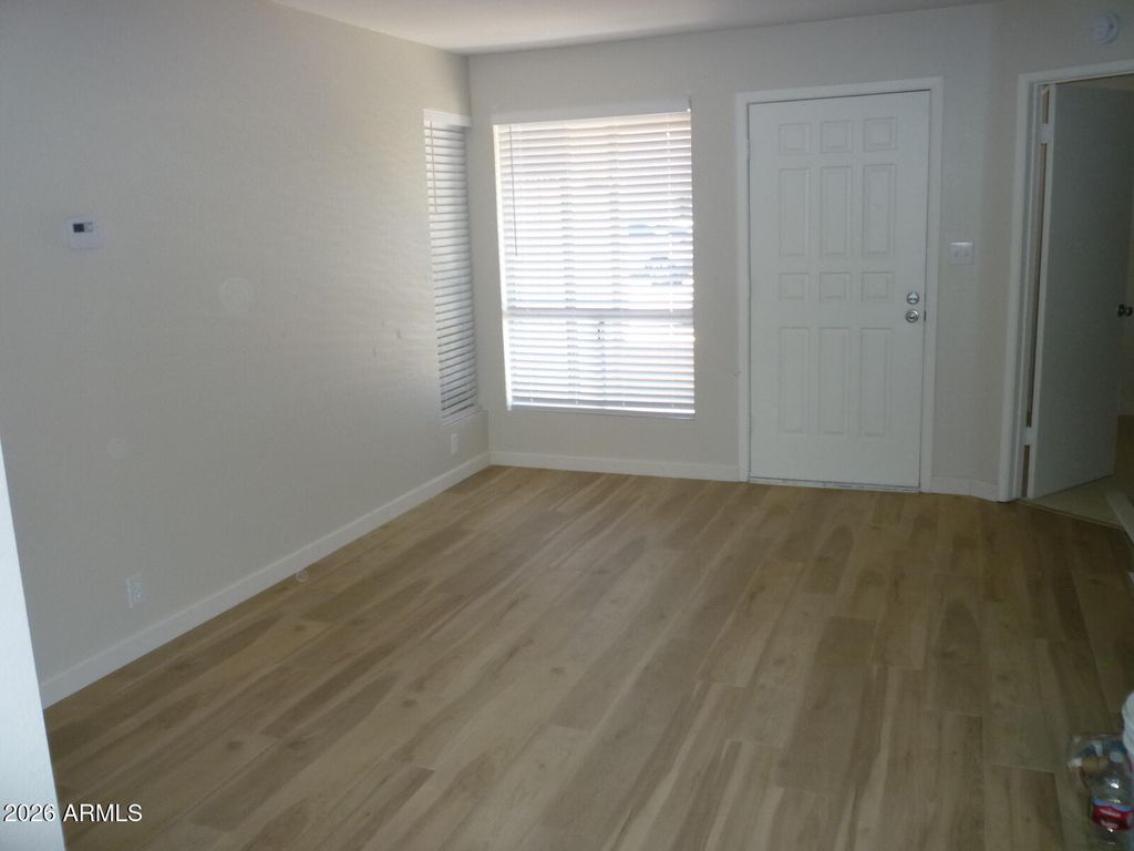 408 W BLACKHAWK Drive 2, Phoenix, AZ 85027 — photo 2