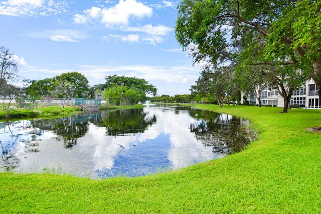 2101 Lucaya Bend D4, Coconut Creek, FL 33066