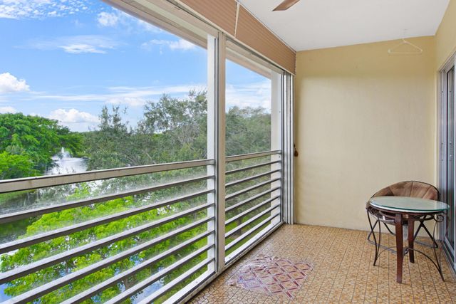2101 Lucaya Bend D4, Coconut Creek, FL 33066
