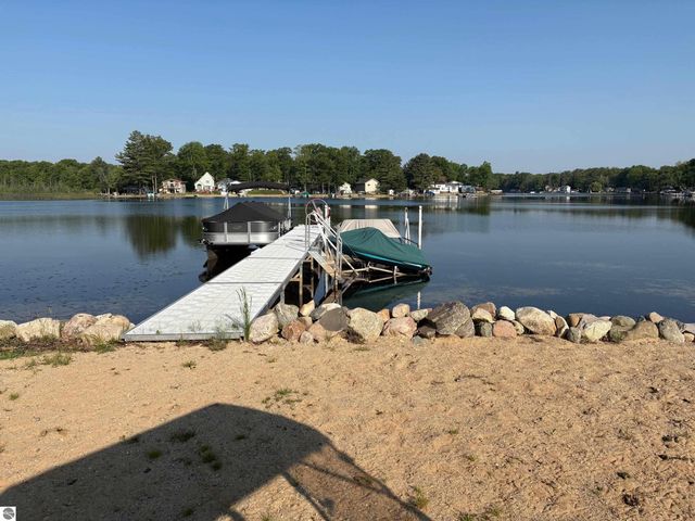 1444 Bungo Trail, Harrison, MI 48625