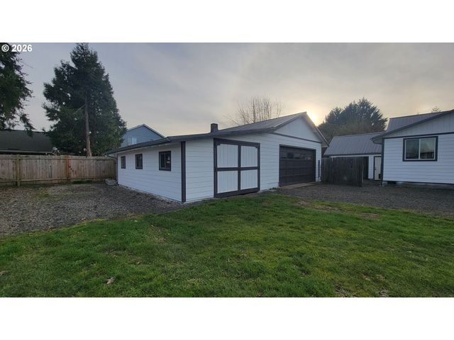 800 TERRITORIAL St, Harrisburg, OR 97446