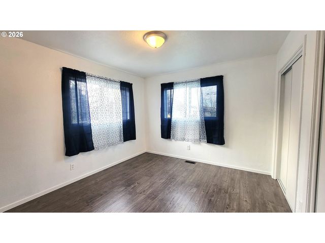800 TERRITORIAL St, Harrisburg, OR 97446