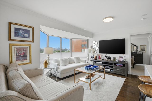 4242 Lomo Alto Drive N84, Highland Park, TX 75219