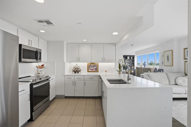 4242 Lomo Alto Drive N84, Highland Park, TX 75219