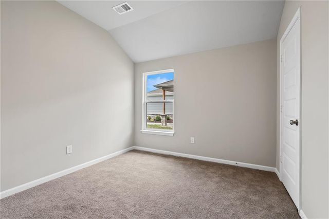 435 Valley View Drive, Tonganoxie, KS 66086
