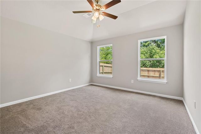 435 Valley View Drive, Tonganoxie, KS 66086