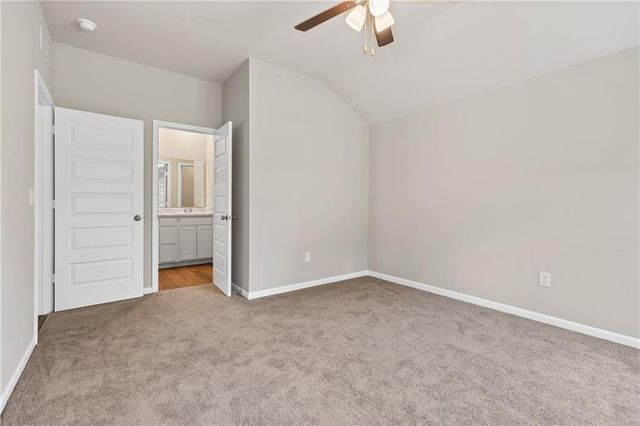 435 Valley View Drive, Tonganoxie, KS 66086