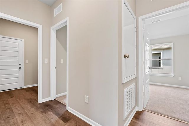 435 Valley View Drive, Tonganoxie, KS 66086