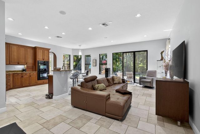 10468 Trianon Place, Wellington, FL 33449