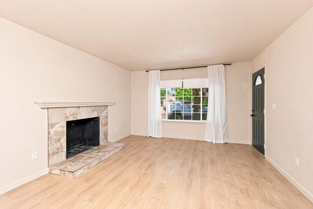 9942 Burline St, Sacramento, CA 95827