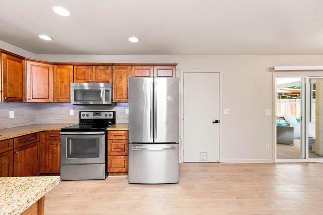 9942 Burline St, Sacramento, CA 95827