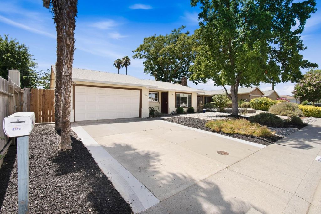 9942 Burline St, Sacramento, CA 95827