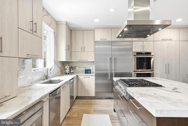 6035 CRIMSON CT, Mclean, VA 22101