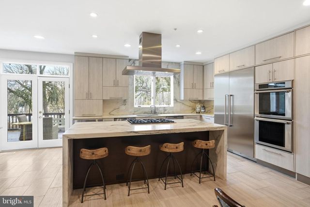 6035 CRIMSON CT, Mclean, VA 22101