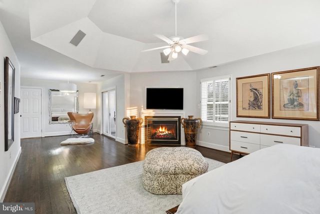 6035 CRIMSON CT, Mclean, VA 22101